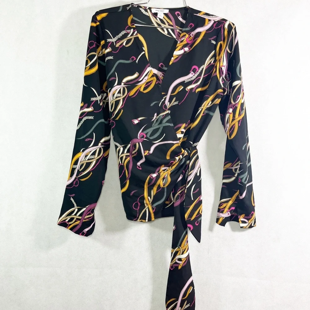 NIne West Equestrian Belt Print Wrap Top Size Small - Picture 2 of 6